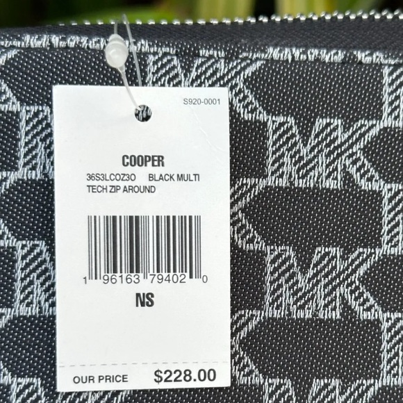 Michael Kors COOPER Tech Zip Around Wallet Jacquard MK Black Multi - Picture 4 of 4
